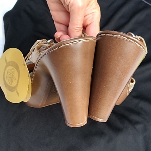 NWT Women's Born light gold leather heels sz 9 - Picture 3 of 11